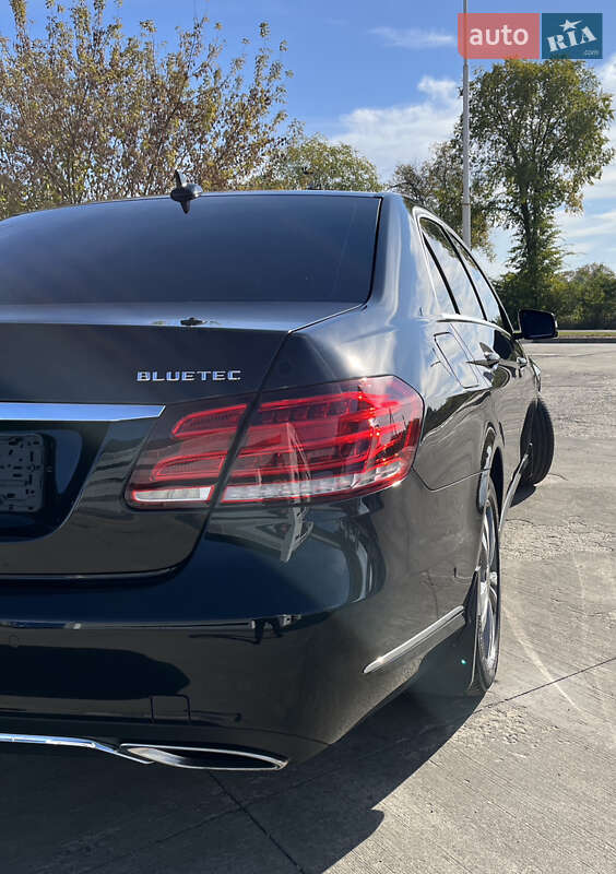 Седан Mercedes-Benz E-Class 2014 в Вараші