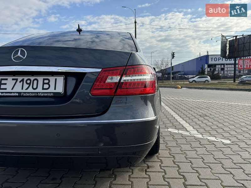 Седан Mercedes-Benz E-Class 2011 в Черновцах