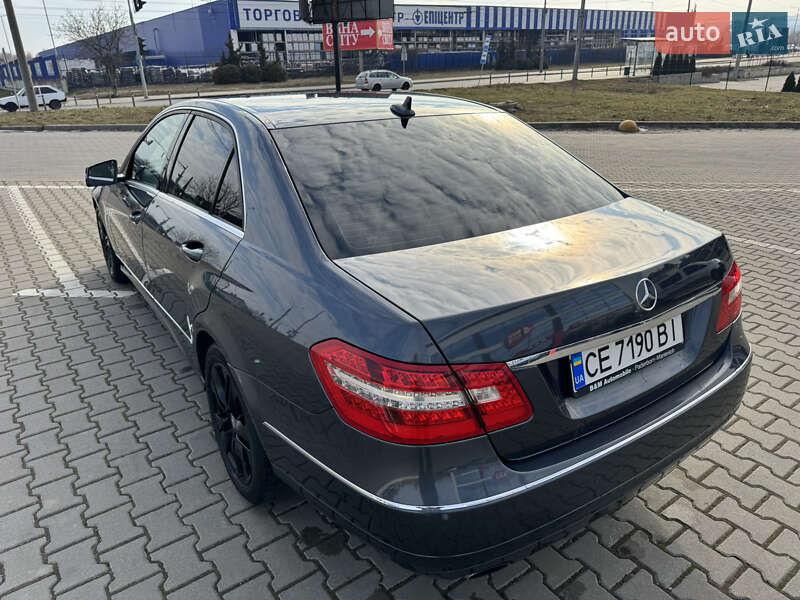 Седан Mercedes-Benz E-Class 2011 в Черновцах