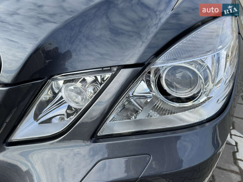 Седан Mercedes-Benz E-Class 2011 в Черновцах