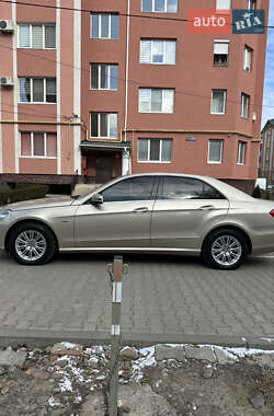 Седан Mercedes-Benz E-Class 2010 в Чернівцях