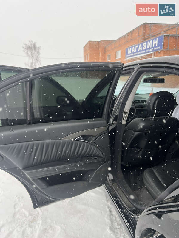 Седан Mercedes-Benz E-Class 2004 в Дубровиці