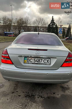 Седан Mercedes-Benz E-Class 2004 в Львове