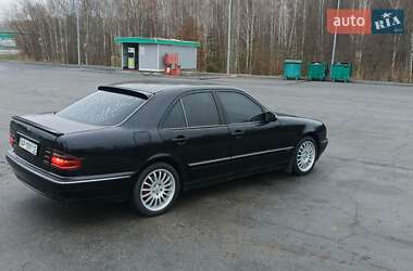 Седан Mercedes-Benz E-Class 2000 в Житомире