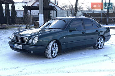 Седан Mercedes-Benz E-Class 1999 в Самборі