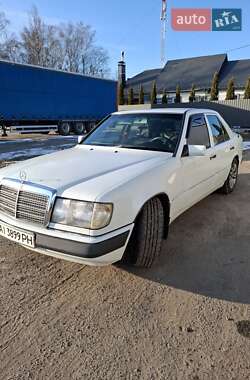 Седан Mercedes-Benz E-Class 1987 в Любомлі