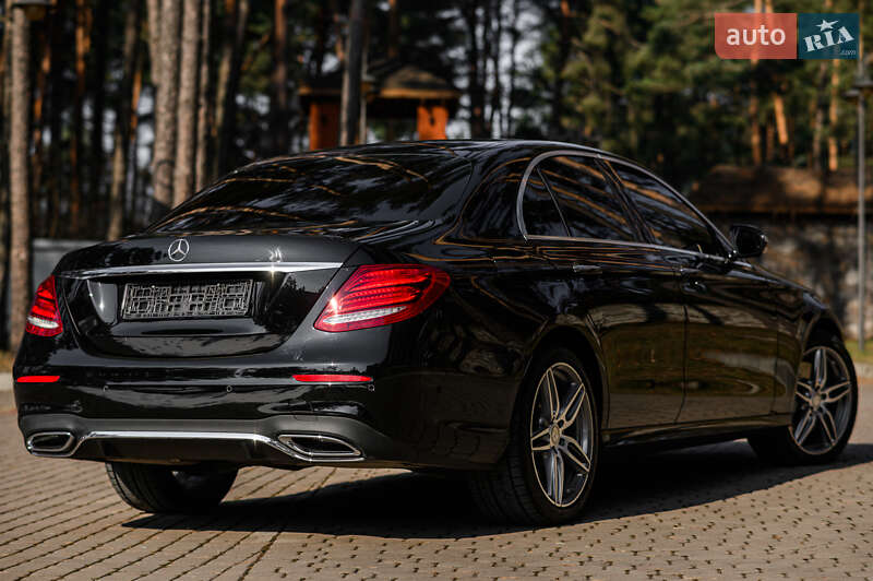 Седан Mercedes-Benz E-Class 2016 в Львові