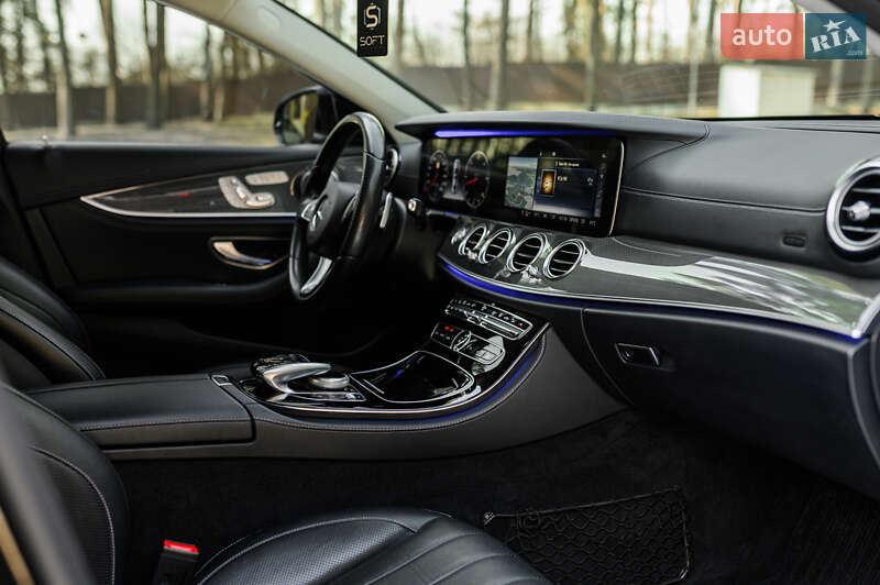 Седан Mercedes-Benz E-Class 2016 в Львові
