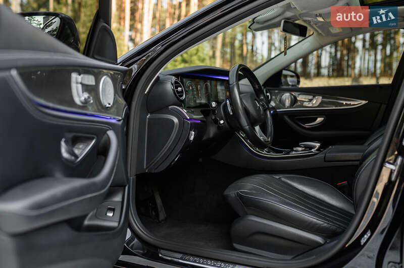 Седан Mercedes-Benz E-Class 2016 в Львові