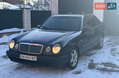 Седан Mercedes-Benz E-Class 1997 в Києві