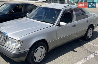 Седан Mercedes-Benz E-Class 1990 в Одесі