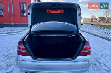 Седан Mercedes-Benz E-Class 2004 в Рівному