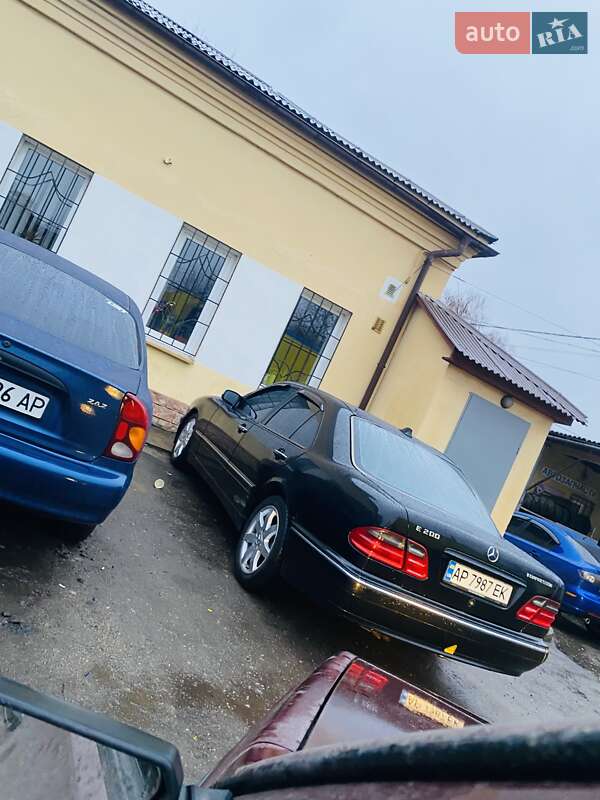 Mercedes-Benz E-Class 2001