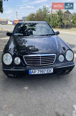 Седан Mercedes-Benz E-Class 2001 в 