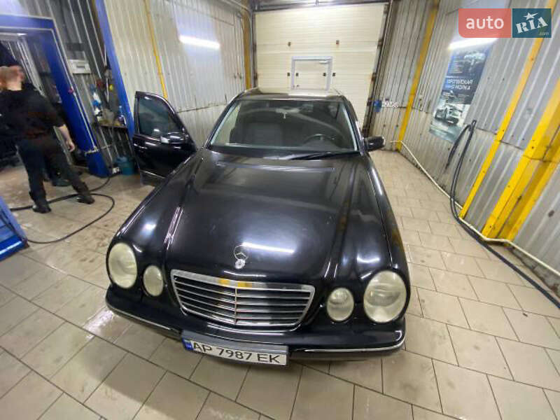 Седан Mercedes-Benz E-Class 2001 в Покровском