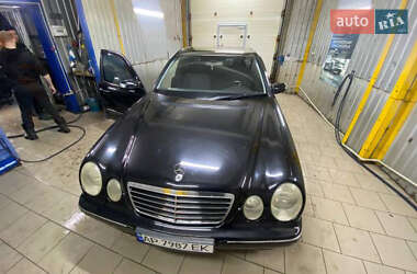 Седан Mercedes-Benz E-Class 2001 в 