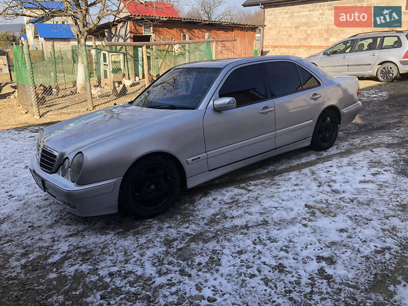 Седан Mercedes-Benz E-Class 2001 в Львові