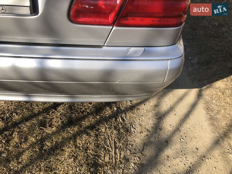 Седан Mercedes-Benz E-Class 2001 в Львові