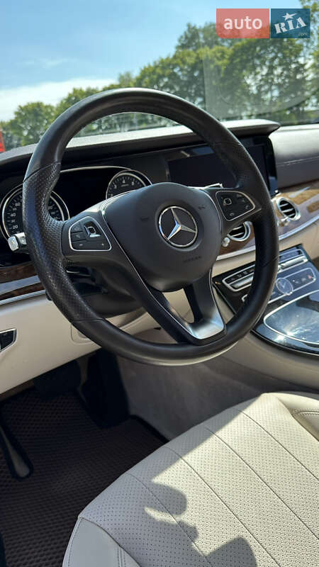 Универсал Mercedes-Benz E-Class 2018 в 