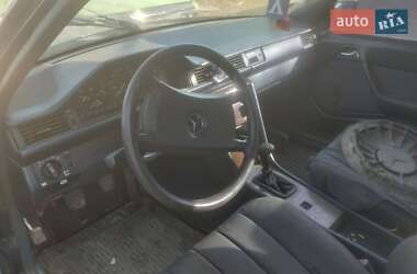 Седан Mercedes-Benz E-Class 1989 в 
