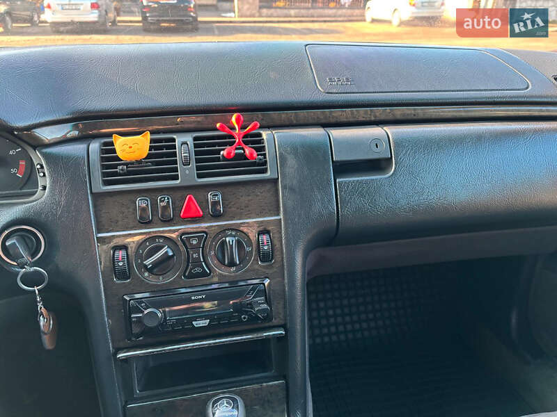 Седан Mercedes-Benz E-Class 1997 в Любешове