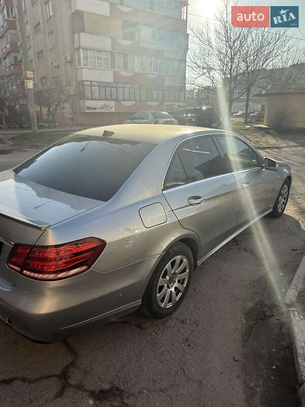 Седан Mercedes-Benz E-Class 2013 в Запоріжжі