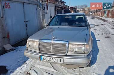 Седан Mercedes-Benz E-Class 1992 в Ровно