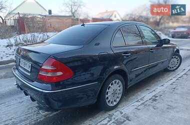 Седан Mercedes-Benz E-Class 2005 в Днепре