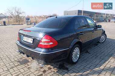 Седан Mercedes-Benz E-Class 2005 в Дніпрі