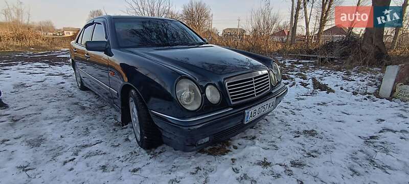 Седан Mercedes-Benz E-Class 1996 в Прилуках