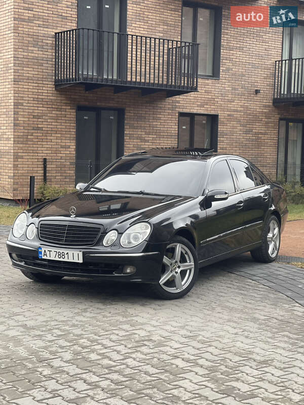 Седан Mercedes-Benz E-Class 2002 в 