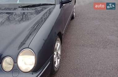 Седан Mercedes-Benz E-Class 2000 в 