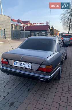 Седан Mercedes-Benz E-Class 1992 в Коломые