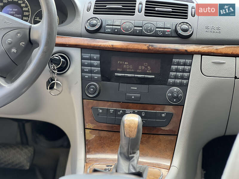 Седан Mercedes-Benz E-Class 2003 в Луцке