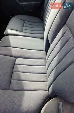 Универсал Mercedes-Benz E-Class 1996 в  фото 6 Универсал Mercedes-Benz E-Class 1996 в