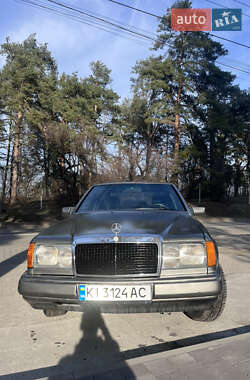 Седан Mercedes-Benz E-Class 1990 в 