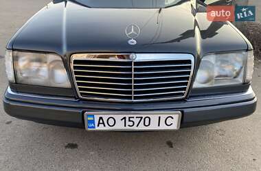 Седан Mercedes-Benz E-Class 1994 в Іршаві