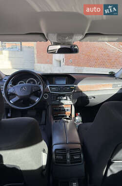Седан Mercedes-Benz E-Class 2012 в 