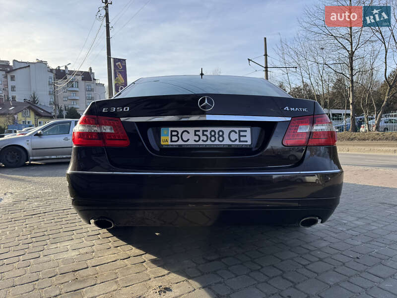 Седан Mercedes-Benz E-Class 2010 в Львове