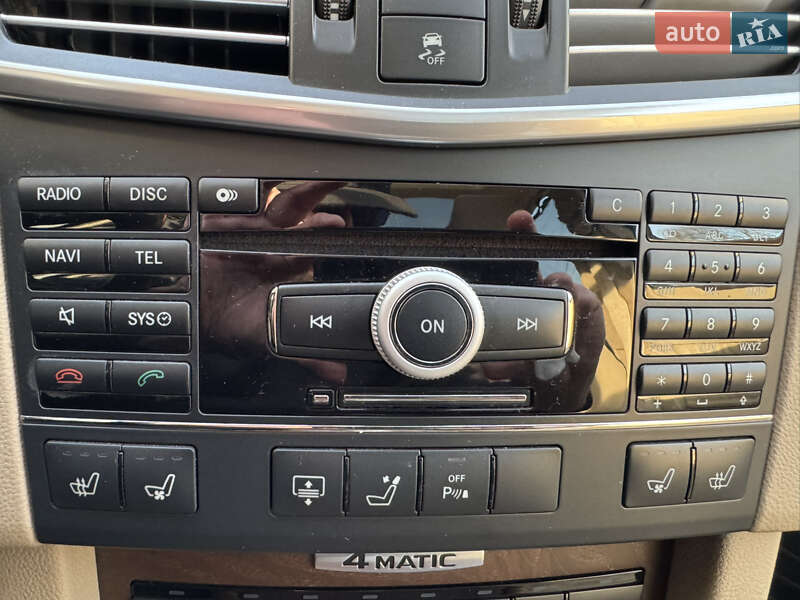 Седан Mercedes-Benz E-Class 2010 в Львове