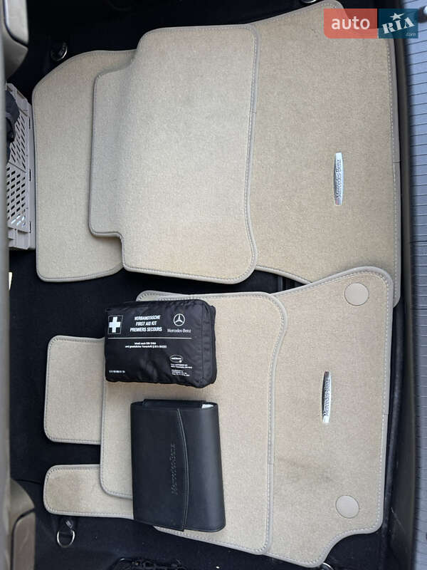 Седан Mercedes-Benz E-Class 2010 в Львове