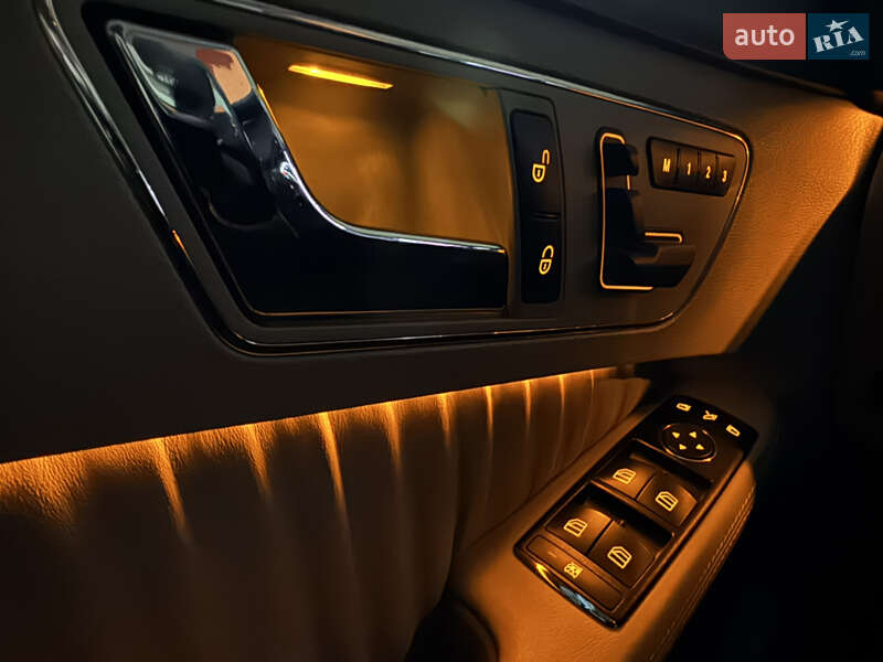 Седан Mercedes-Benz E-Class 2010 в Львове