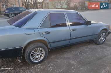 Седан Mercedes-Benz E-Class 1987 в 