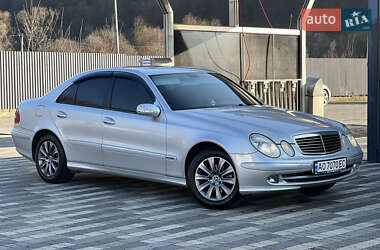 Седан Mercedes-Benz E-Class 2002 в Сваляве