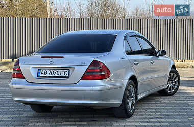 Седан Mercedes-Benz E-Class 2002 в Сваляве