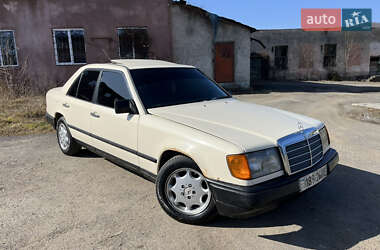 Седан Mercedes-Benz E-Class 1989 в Ужгороді