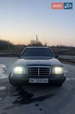 Седан Mercedes-Benz E-Class 1988 в Львові