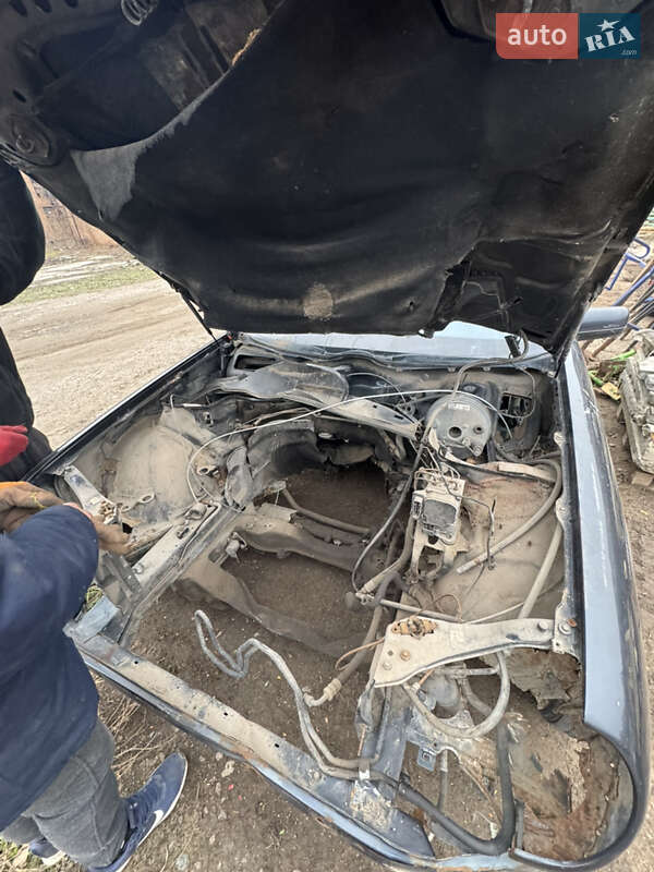 Седан Mercedes-Benz E-Class 2000 в Днепре