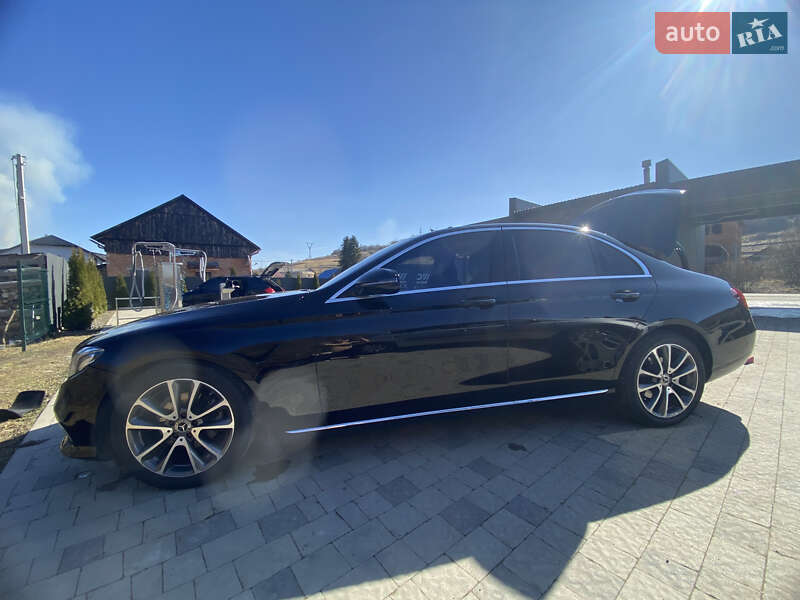 Седан Mercedes-Benz E-Class 2018 в Воловцю