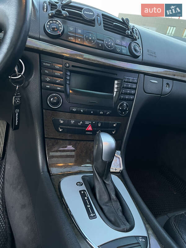 Седан Mercedes-Benz E-Class 2003 в Сокирянах